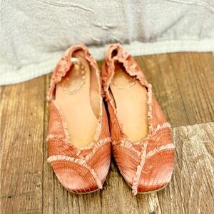 Seychelles distressed/fringed pink flats size 8.5 balletcore cottagecore